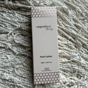 NWT Empow(her) Beauty hydrating foot lotion
